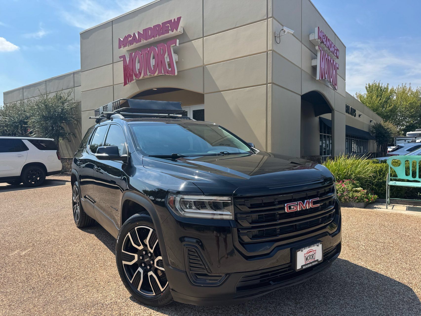 Used 2021 GMC Acadia SLE w/ Driver Convenience Package FWD image 1
