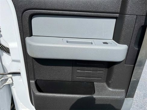 Used 2014 Ford F150 XLT image 17