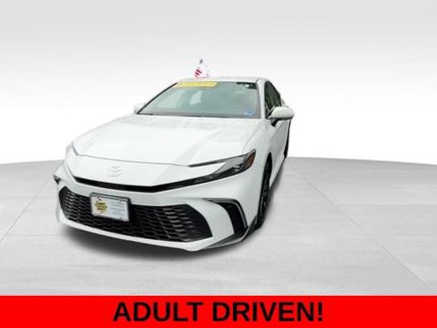 Used 2026 Toyota Camry SE FWD image 2