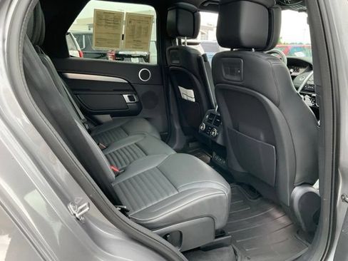 Used 2025 Land Rover Discovery Dynamic SE AWD/4WD image 21