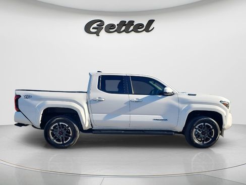 Certified 2025 Toyota Tacoma TRD Sport AWD/4WD image 4