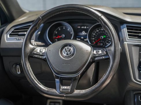 Used 2021 Volkswagen Tiguan SE R-Line w/ 3rd Row Seat Package AWD/4WD image 11