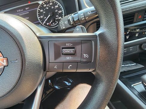 Used 2024 Nissan Rogue S AWD/4WD image 20