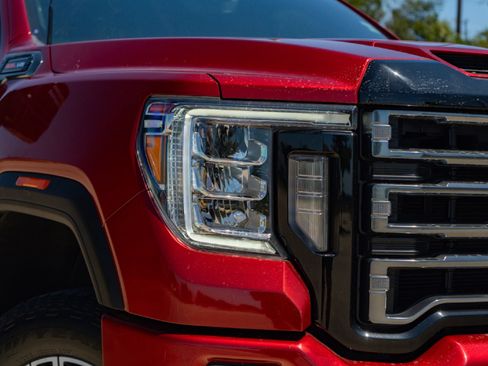 Used 2022 GMC Sierra 2500 AT4 w/ AT4 Premium Plus Package AWD/4WD image 4