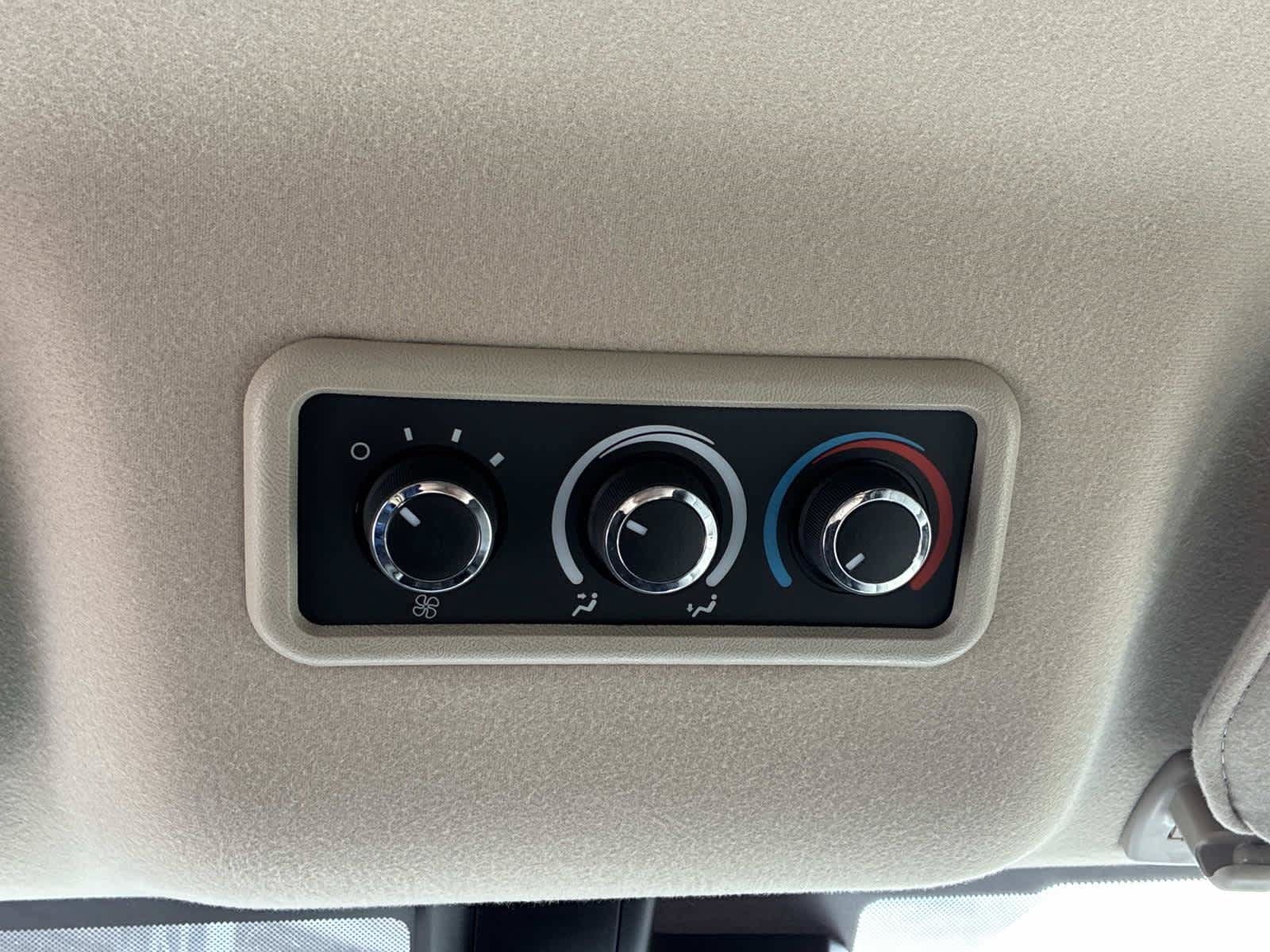 Used 2025 Chevrolet Express 3500 LT w/ LT Preferred Equipment Group RWD image 35