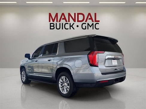 Used 2023 GMC Yukon XL SLT w/ SLT Luxury Package image 8