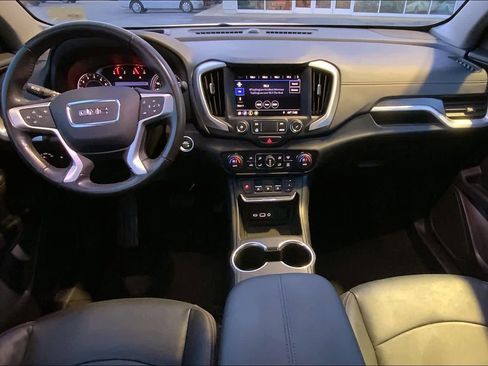 Used 2020 GMC Terrain SLT w/ Elevation Edition image 15