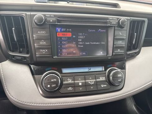 Used 2013 Toyota RAV4 XLE AWD/4WD image 29