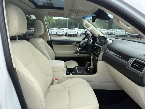 Used 2023 Lexus GX 460 Premium w/ Premium Package AWD/4WD image 14