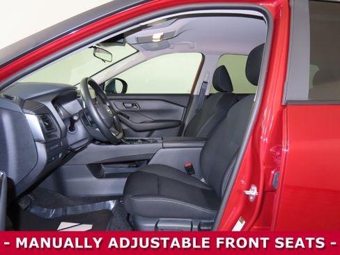 Certified 2025 Nissan Rogue S image 4