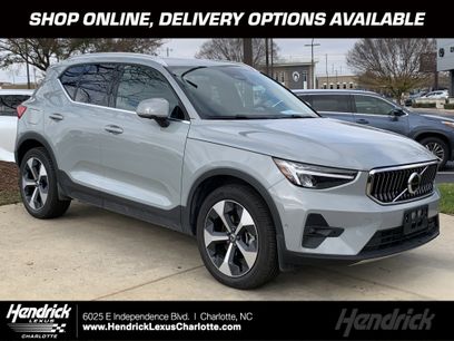 Used 2025 Volvo XC40 B5 Plus