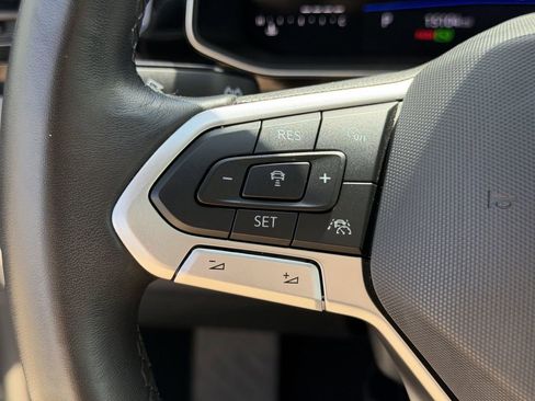 Used 2025 Volkswagen Jetta SE image 24