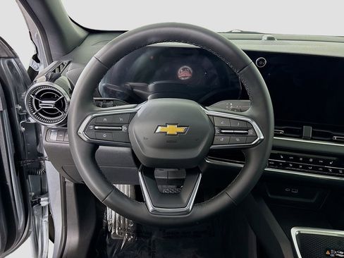 New 2026 Chevrolet Equinox LT w/ Convenience Package II AWD/4WD image 11