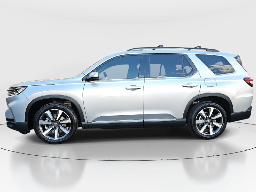 Used 2023 Honda Pilot Touring image 8