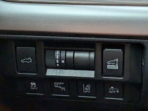 Used 2018 Subaru Outback 2.5i Touring AWD/4WD image 18