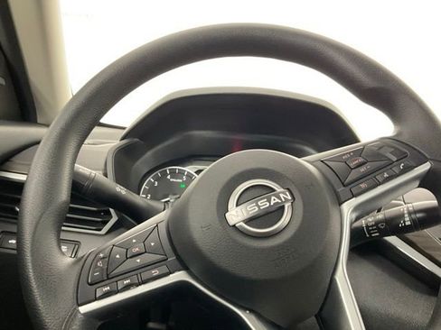 Used 2025 Nissan Altima 2.5 SV FWD image 21