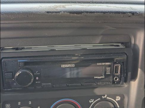 Used 2002 Chevrolet Silverado 1500 LS w/ Off-Road Pkg image 10