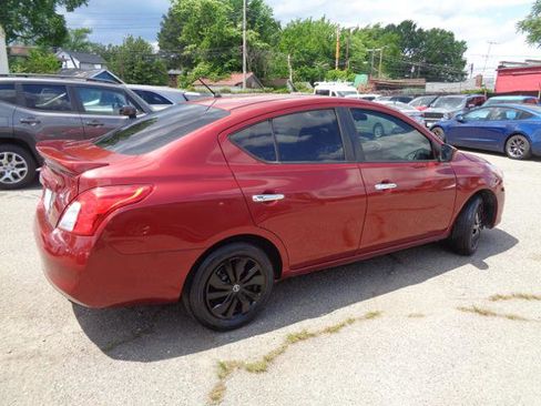 Used 2018 Nissan Versa SV FWD image 14