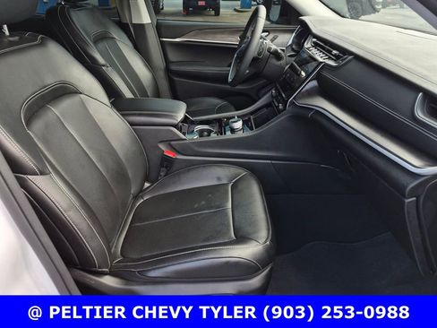 Used 2023 Jeep Grand Cherokee L Limited w/ Luxury Tech Group II AWD/4WD image 13