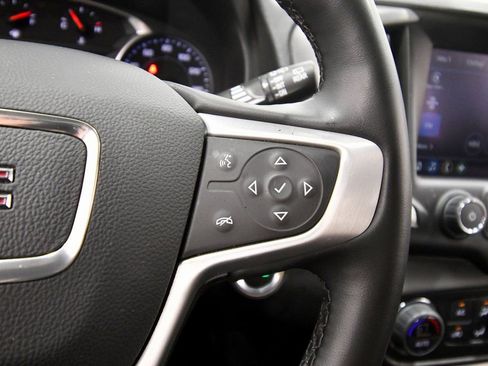 Used 2024 GMC Terrain SLT image 21