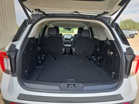 New 2025 Ford Explorer Active w/ Active Comfort Package image 36