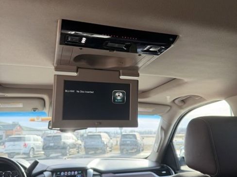 Used 2019 Chevrolet Suburban Premier image 17