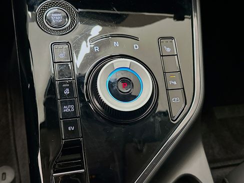 Used 2024 Kia Niro EX w/ EX Cold Weather Package image 25