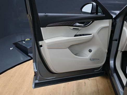 Used 2023 Buick Envision Avenir AWD/4WD image 43
