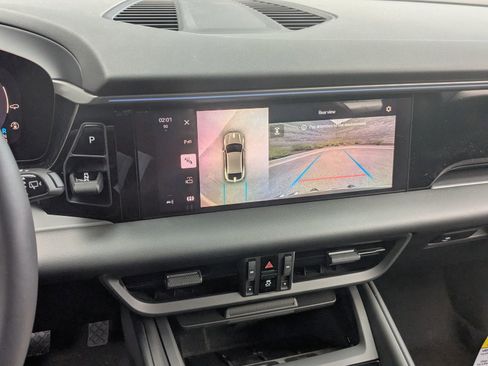 New 2025 Porsche Macan 4 Electric image 19