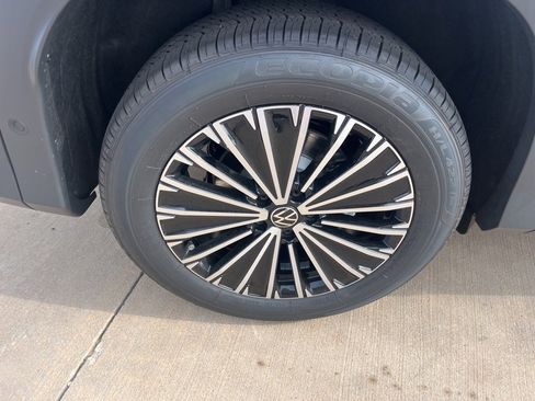 New 2025 Volkswagen Tiguan S image 17
