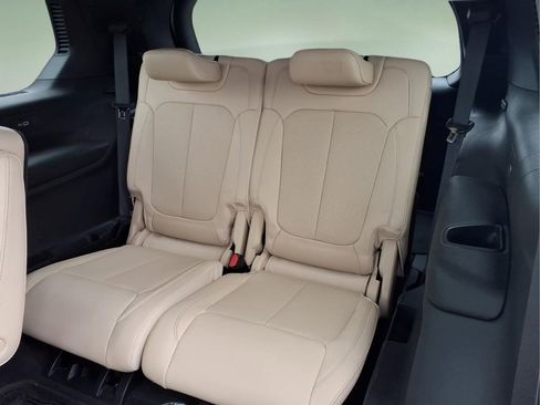 Used 2023 Jeep Grand Cherokee L Limited w/ Luxury Tech Group II AWD/4WD image 7