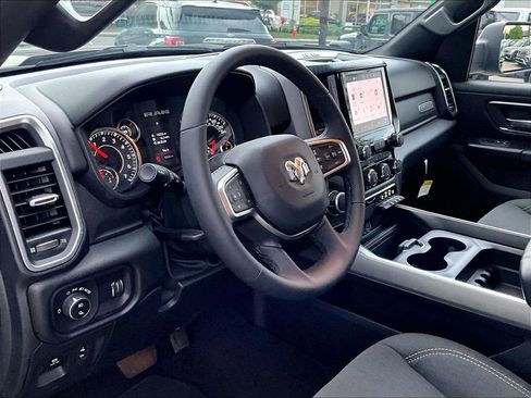 Used 2025 RAM 1500 Big Horn AWD/4WD image 8