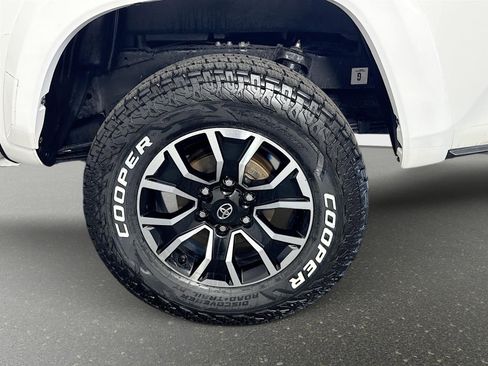 Used 2023 Toyota Tacoma TRD Sport w/ Advanced Technology Package AWD/4WD image 29