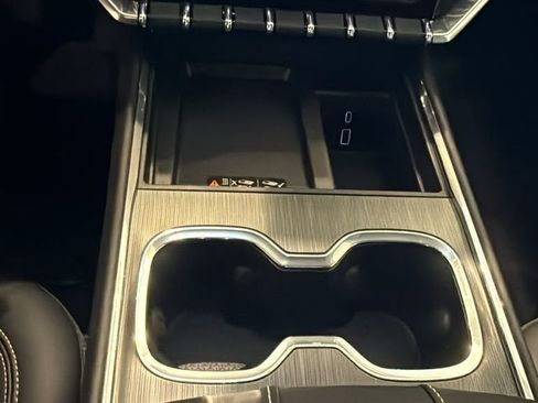 New 2026 GMC Acadia Elevation w/ Elevation Premium Package AWD/4WD image 28