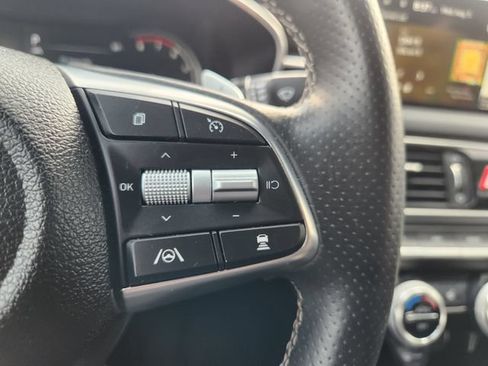 Used 2023 Genesis G70 2.0T RWD image 28