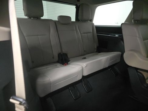 Used 2024 Ford Expedition XLT image 6