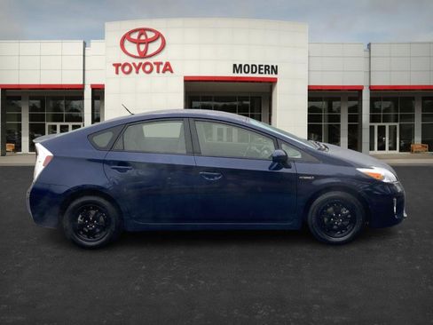 Used 2015 Toyota Prius Two image 4