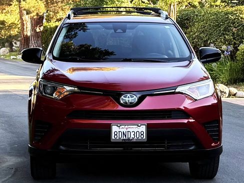Used 2018 Toyota RAV4 LE w/ All Weather Liner Package FWD image 9