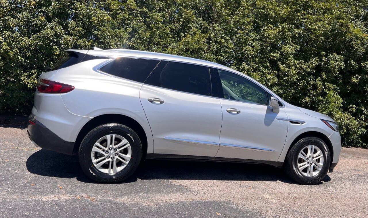 Used 2020 Buick Enclave Essence w/ Sound and Sites Package AWD/4WD image 8