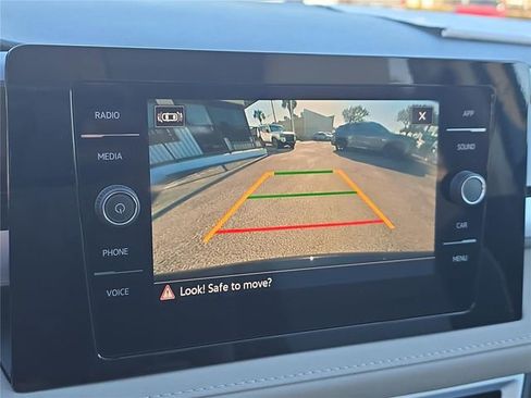 New 2026 Volkswagen Taos SE FWD image 17
