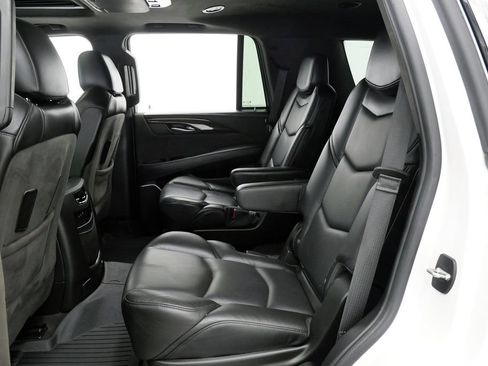 Used 2020 Cadillac Escalade Platinum AWD/4WD image 19