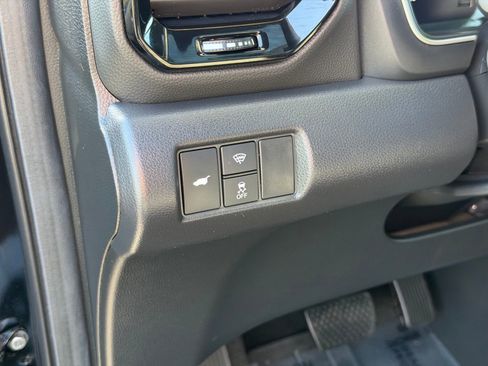 Used 2025 Honda Pilot Black Edition image 15