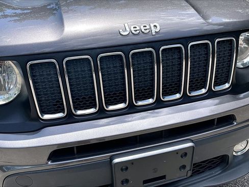 Used 2019 Jeep Renegade Latitude w/ Cold Weather Group AWD/4WD image 33