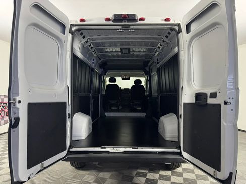 Used 2025 RAM ProMaster 2500 w/ Convenience Group FWD image 26