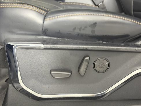 Used 2024 Ford F350 Platinum w/ FX4 Off-Road Package image 27