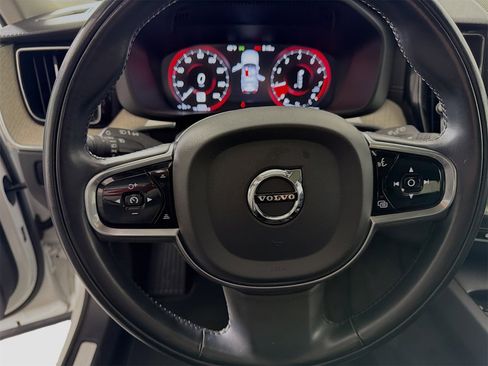 Used 2021 Volvo XC60 T5 Inscription w/ Protection Package Premier image 12