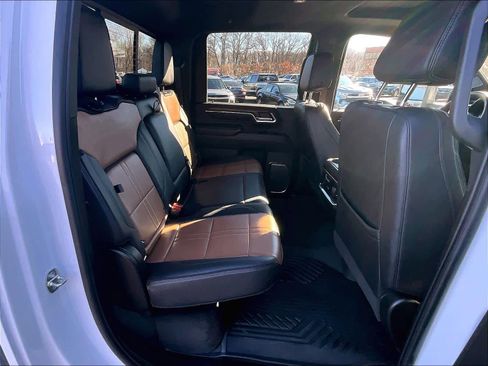 Used 2024 Chevrolet Silverado 2500 High Country w/ High Country Premium Package image 15