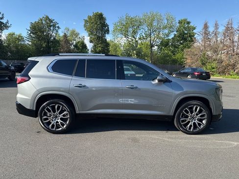 New 2026 GMC Acadia Denali Ultimate w/ LPO, Floor Liner Package AWD/4WD image 8