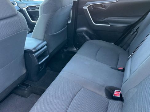 Used 2020 Toyota RAV4 LE w/ Carpet Mat Package AWD/4WD image 9