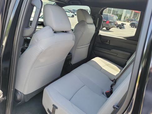 Certified 2025 Toyota Tacoma SR5 AWD/4WD image 12
